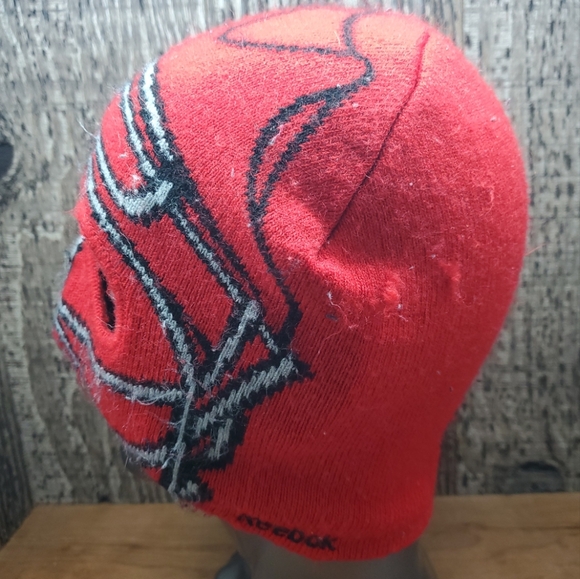 Detroit Red Wings Face Mask Beanie Boy Reebok Face Off Collection Boys Size 8-20 - Picture 3 of 7